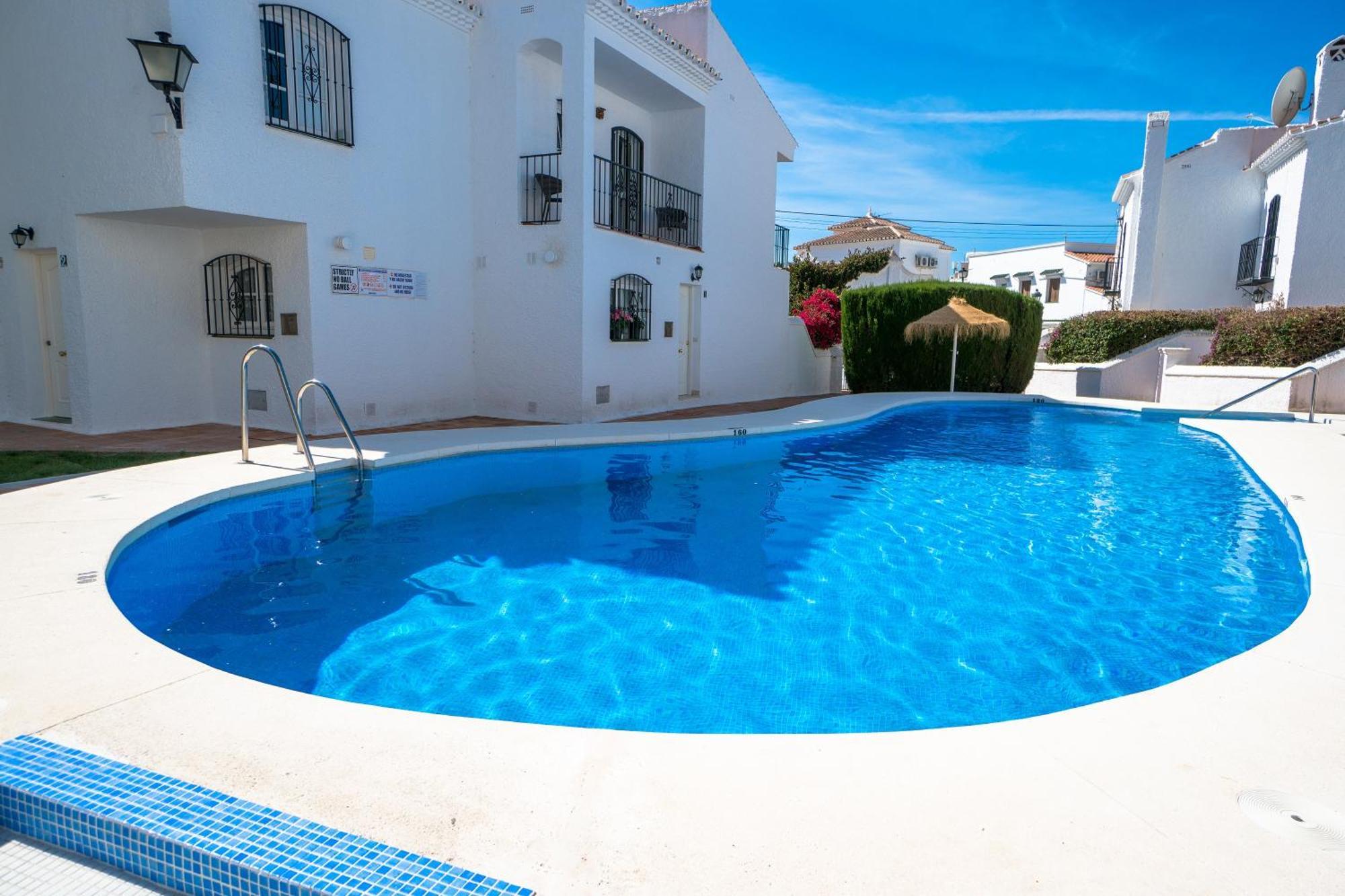 Pinos 20 Menyber Villa Нерха Екстериор снимка