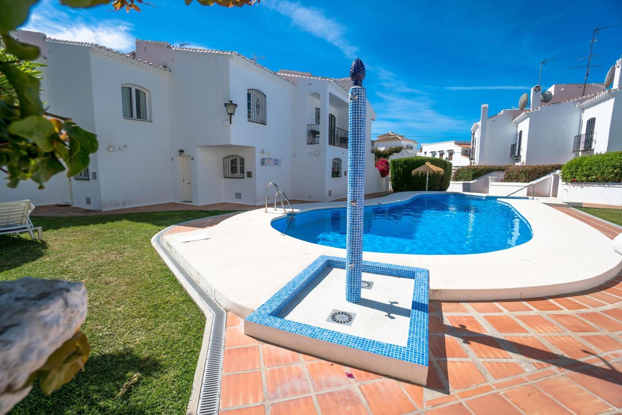 Pinos 20 Menyber Villa Нерха Екстериор снимка